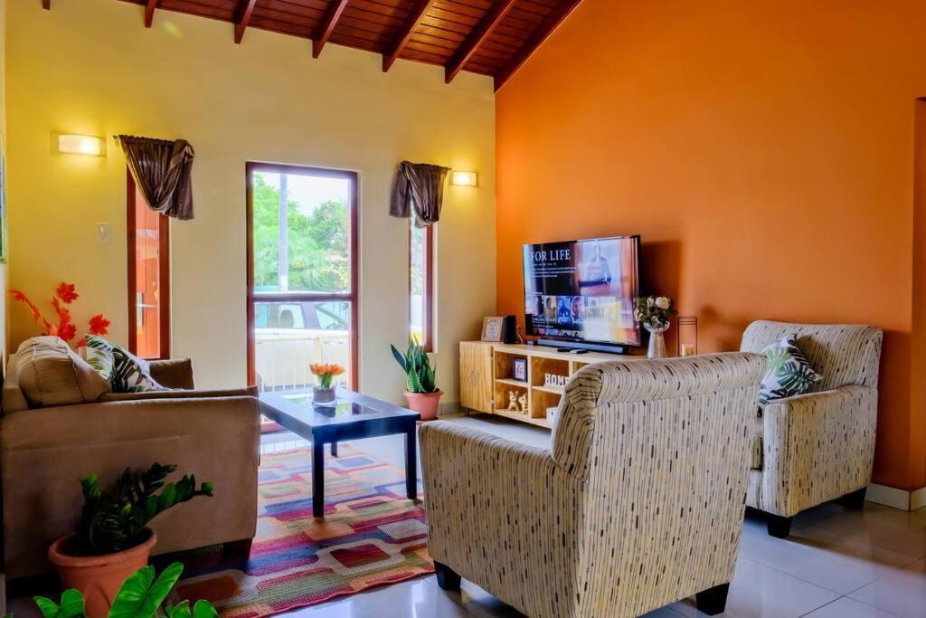 Iona'S Home: Vibrant 2Bedroom Home Near Willemstad Kültér fotó